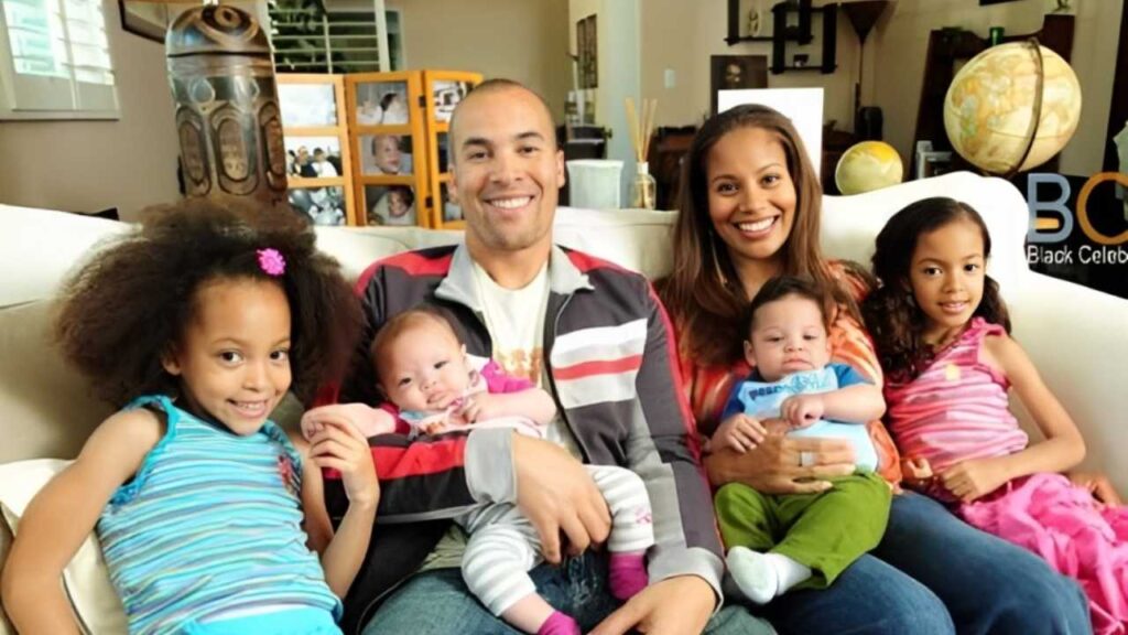 Aviss Bell with her four children and husband Coby Bell